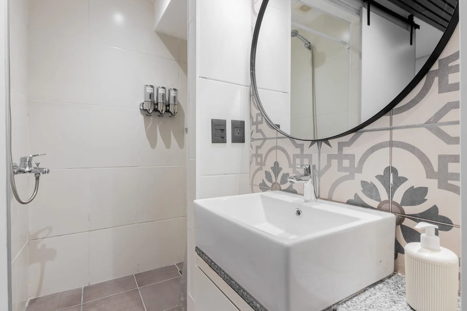 Departamento de alquiler temporario en Recoleta — 407 · Cine Black — foto 3