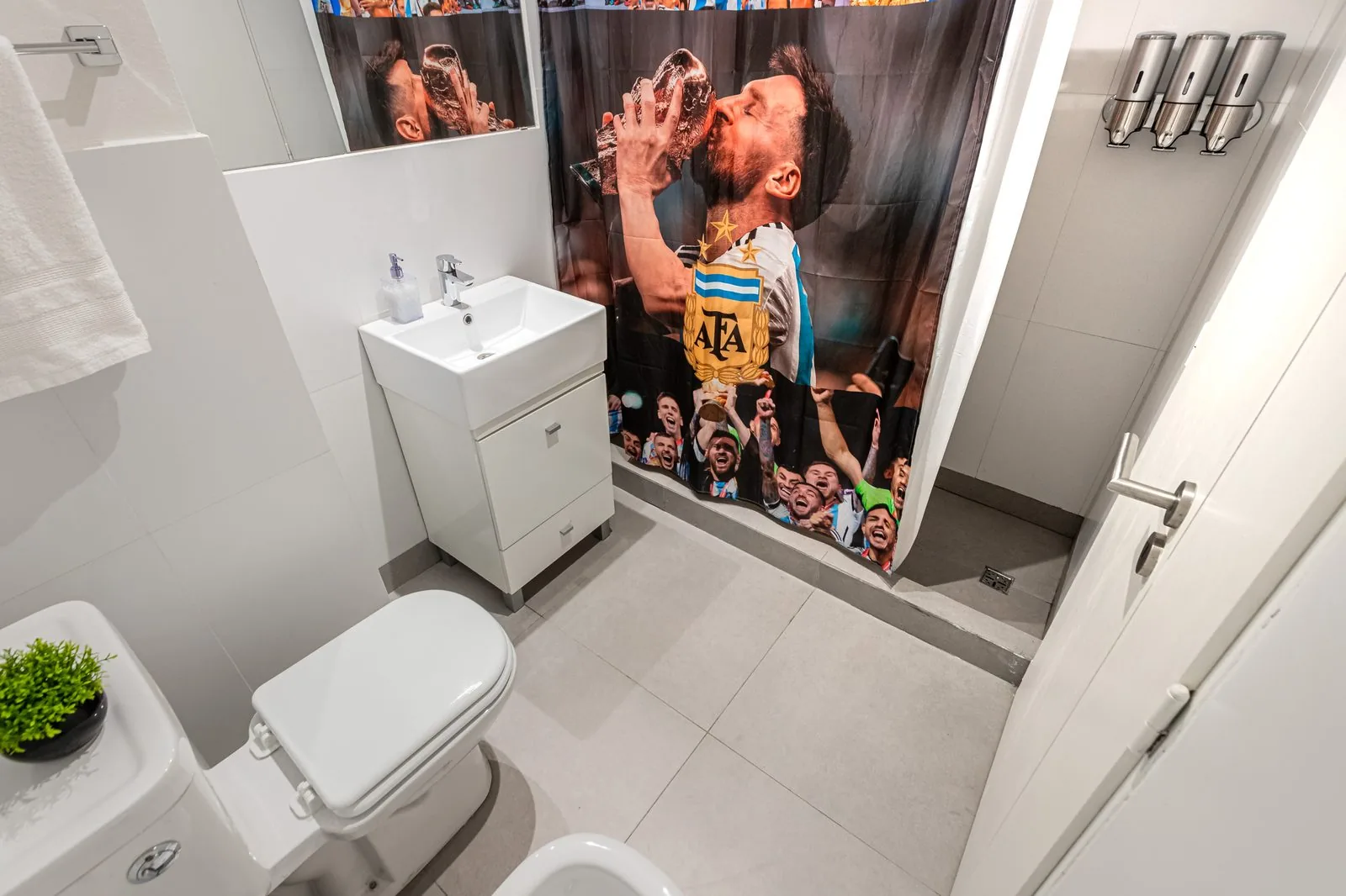 Departamento de alquiler temporario en Recoleta — 801 · Messi — foto 3