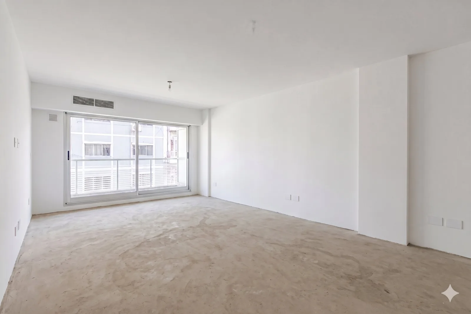 Antes — cuatro paredes en blanco, Uriburu 501