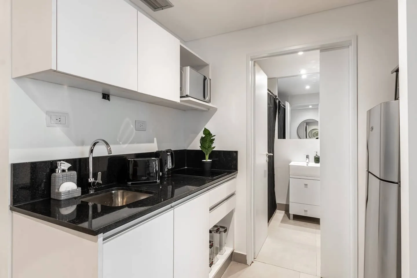 Departamento de alquiler temporario en Recoleta — 402 · Black Corporate — foto 7