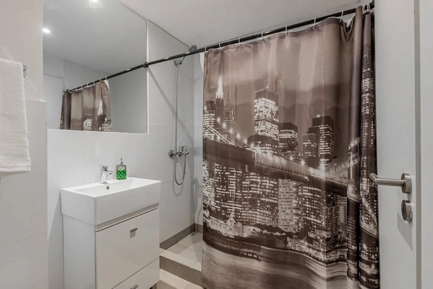 Departamento de alquiler temporario en Recoleta — 701 · New York Divided — foto 19
